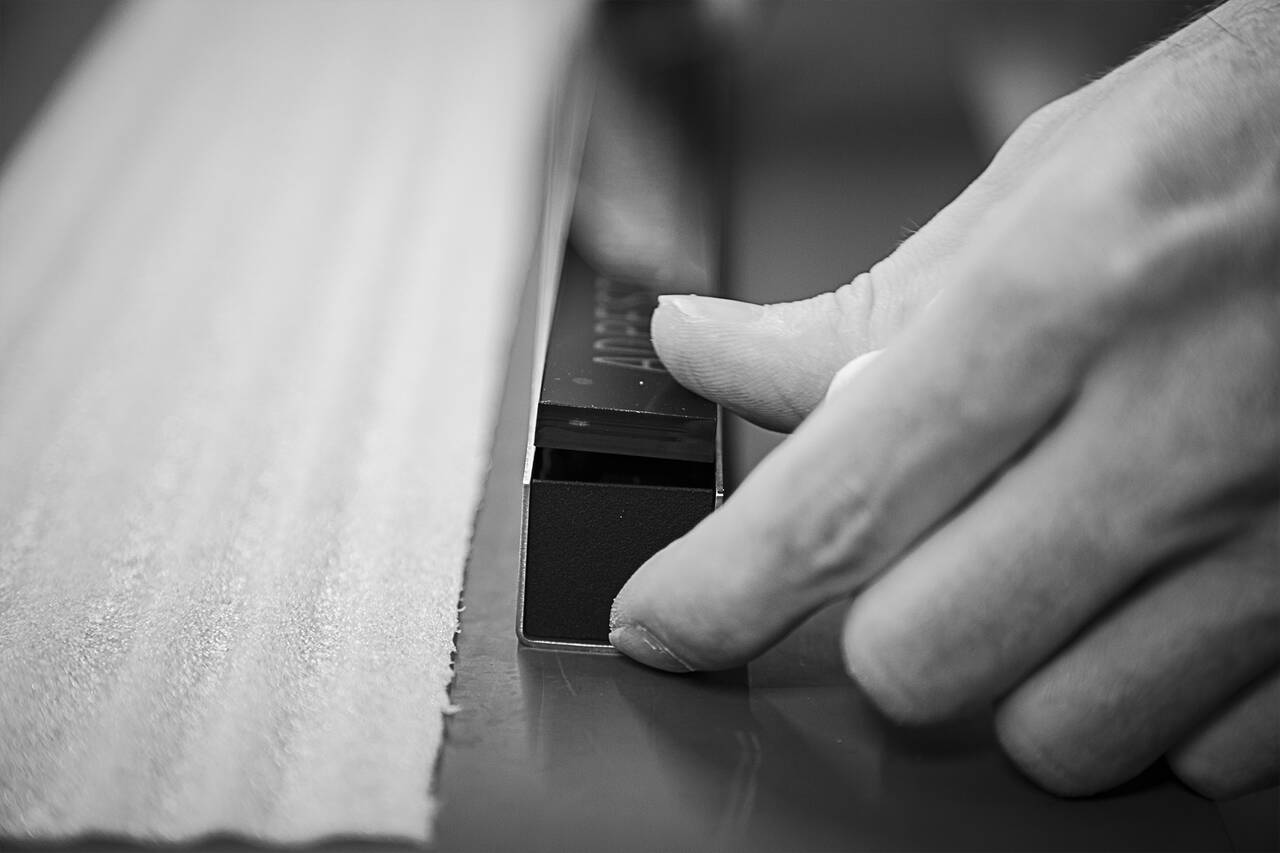 ZEITMETER Wortuhr Detaiarbeit ZEITMETER Wortuhr Detaiarbeit